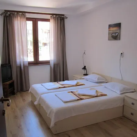Nikolina Guest house *
